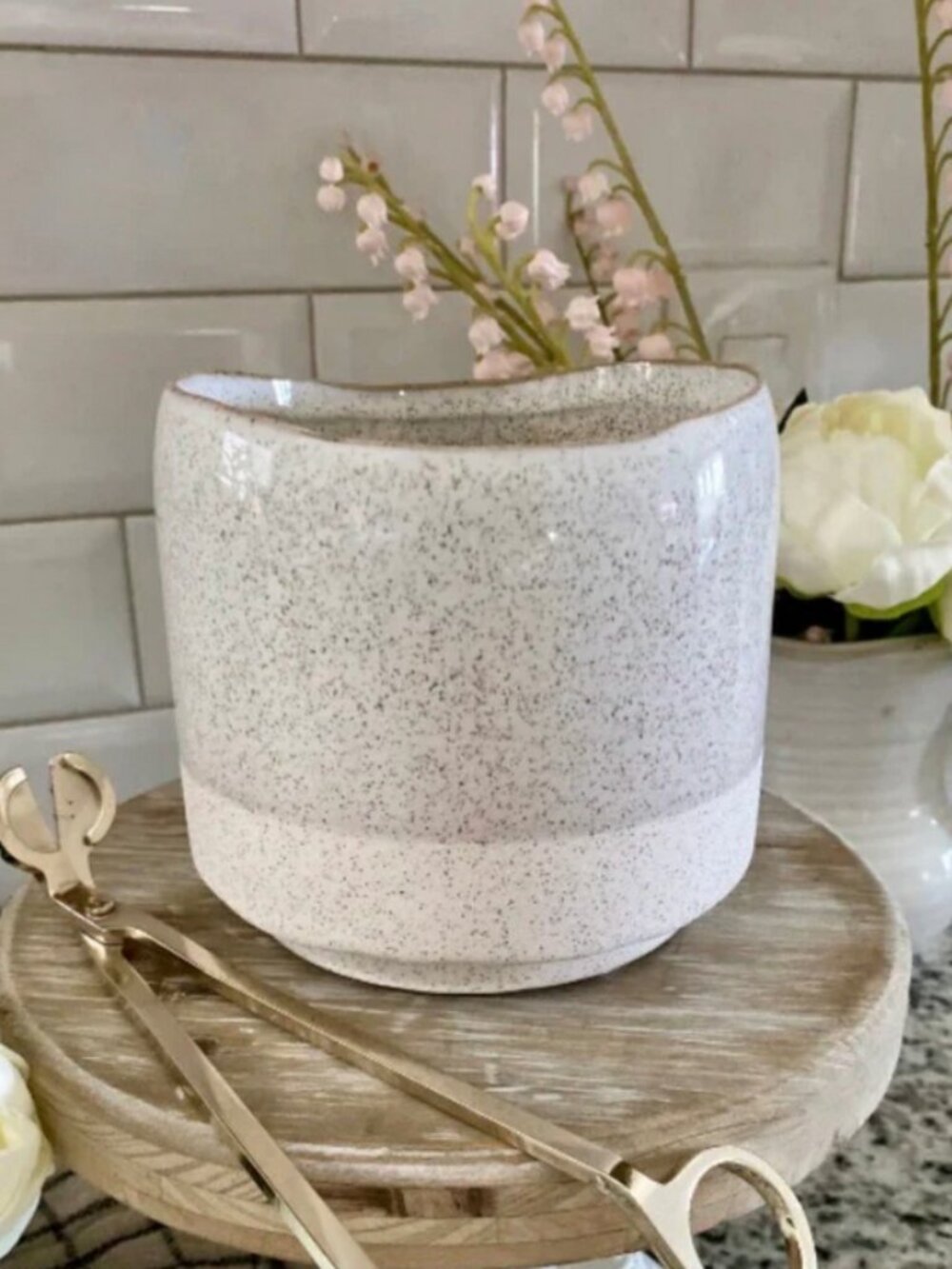 White Tea Scented Ceramic Jar Candle